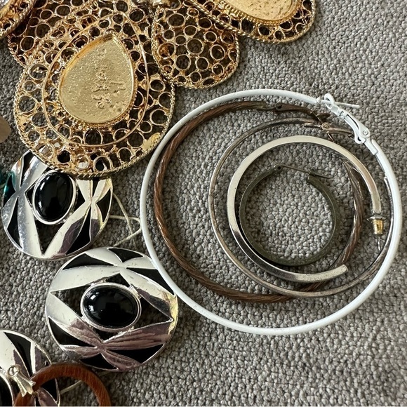 JEWELRY Lot - Picture 4 of 4